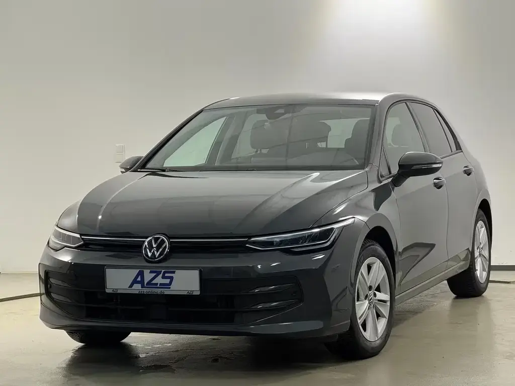 Main__Slider__Photo:Volkswagen Golf 1.5 eTSI I virtual Navi-app ACC Ambiente 03/2025-1