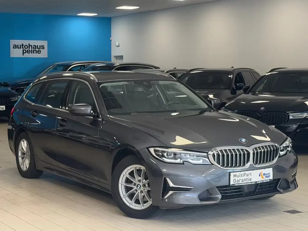 Main__Slider__Photo:BMW 320 d LuxuryLine Aut/AHK/Pan/Park/StGo/SportSitz 12/2021-0