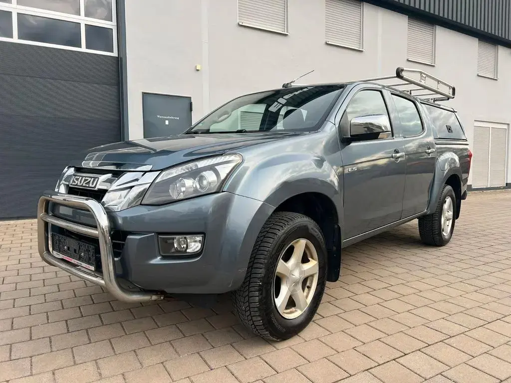 Main__Slider__Photo:Isuzu D-Max Double Cab 4WD Custom 07/2013-1
