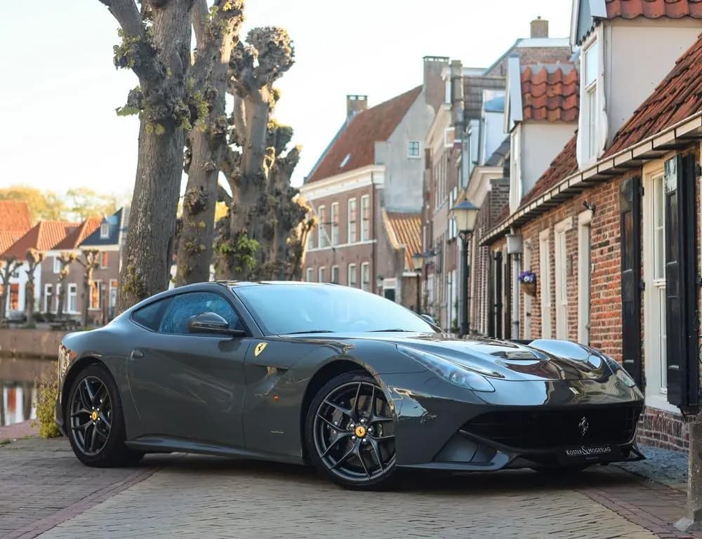 Main__Slider__Photo:Ferrari F12 6.3 berlinetta | Atelier - Historie 04/2013-0