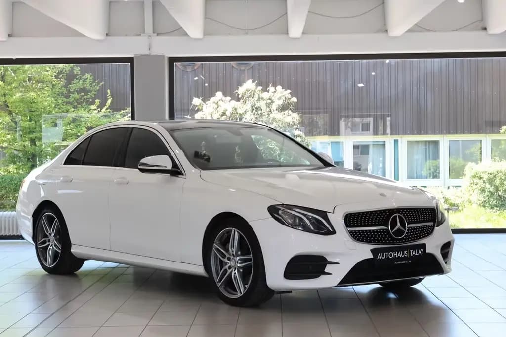 Main__Slider__Photo:Mercedes-Benz E 200 Limousine AMG-Line*NAVI*KAM*LED 08/2016-0