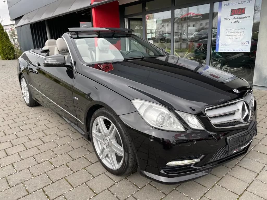 Main__Slider__Photo:Mercedes-Benz E-Class 300 Cabrio CGI BlueEfficiency AMG-PAKET 12/2011-0
