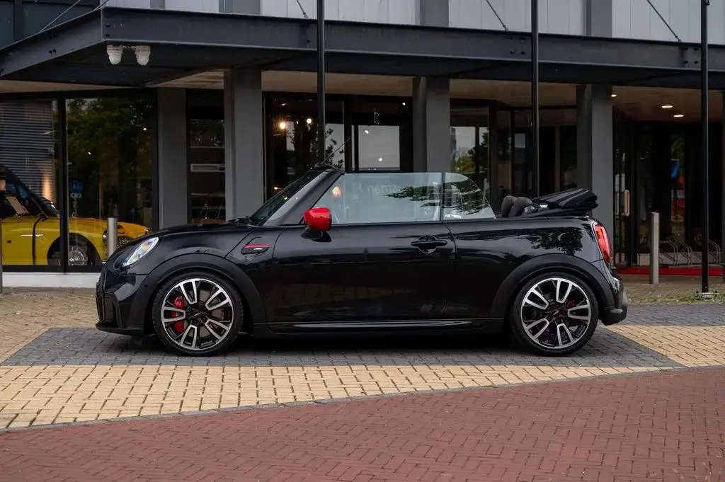Main__Slider__Photo:MINI John Cooper Works Cabrio 231pk 06/2022-1