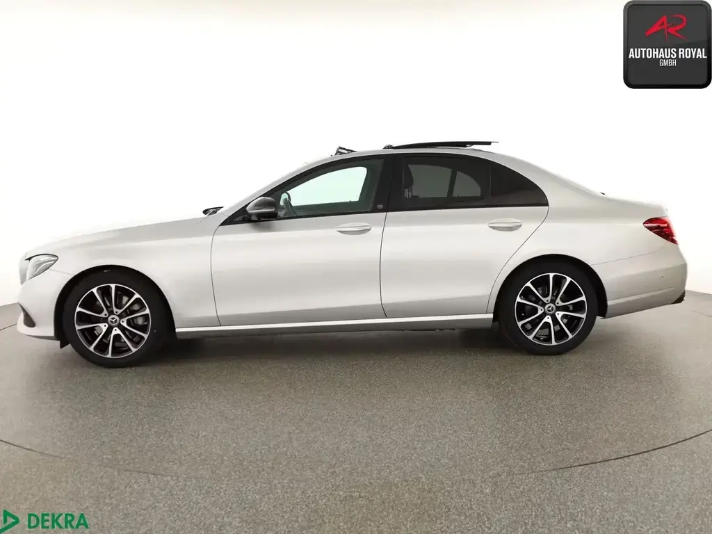 Main__Slider__Photo:Mercedes-Benz E 250 AVANTGARDE PANO,DISTRO,MULTIBEAM,360GRAD 02/2018-1
