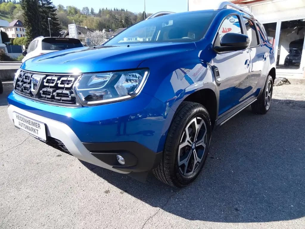 Main__Slider__Photo:Dacia Duster II Celebration/4x4/1.Hd/Navi/Kamera 09/2020-0