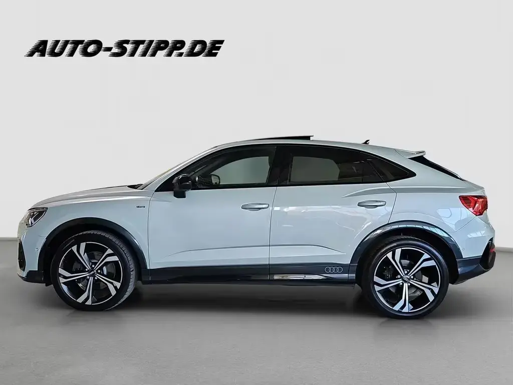 Main__Slider__Photo:Audi Q3 45 TFSI Sportback S line Edition One PANO 360 10/2019-1
