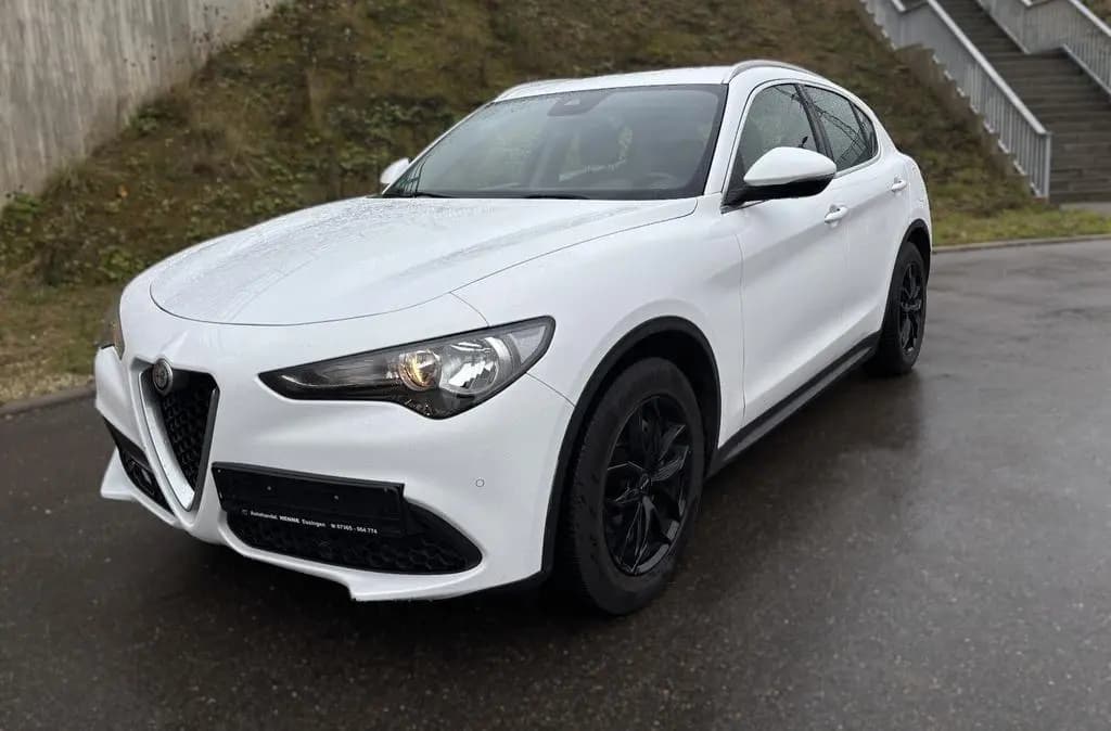 Main__Slider__Photo:Alfa Romeo Stelvio Business 2WD 01/2020-0