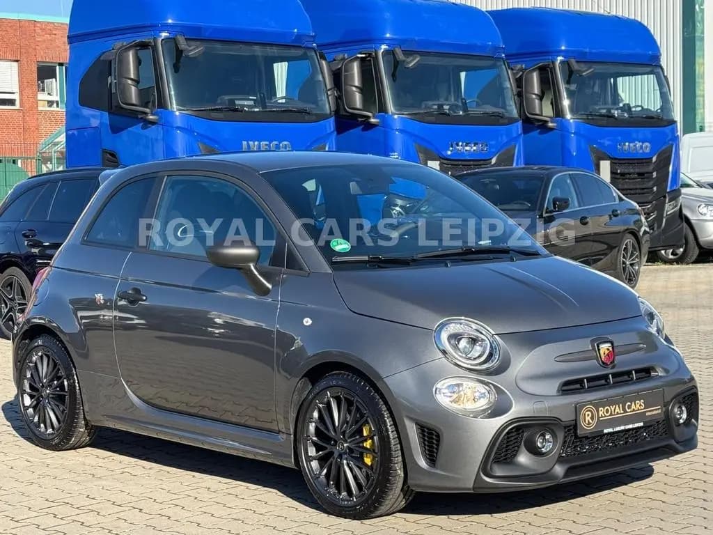 Main__Slider__Photo:Abarth 695C 695 Competizione|Brembo|1-Hd|Werksgarantie 12/26 12/2024-0
