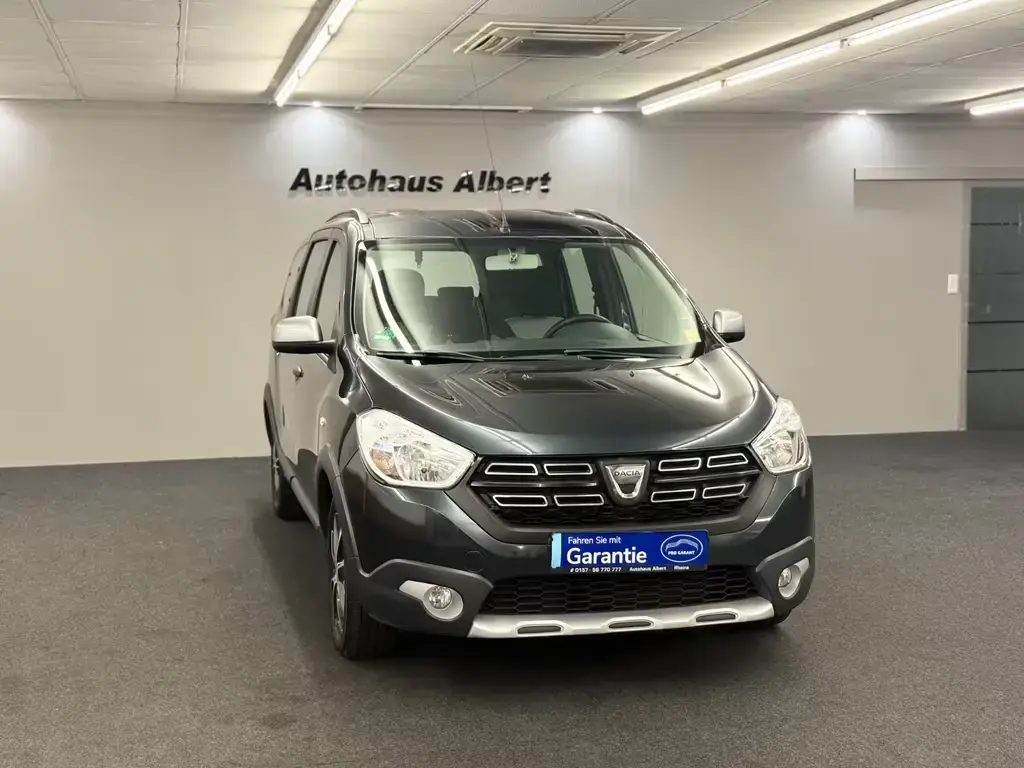 Main__Slider__Photo:Dacia Lodgy Stepway *RFK* NAVI* SHZ* 7 Sitzer* 07/2019-1