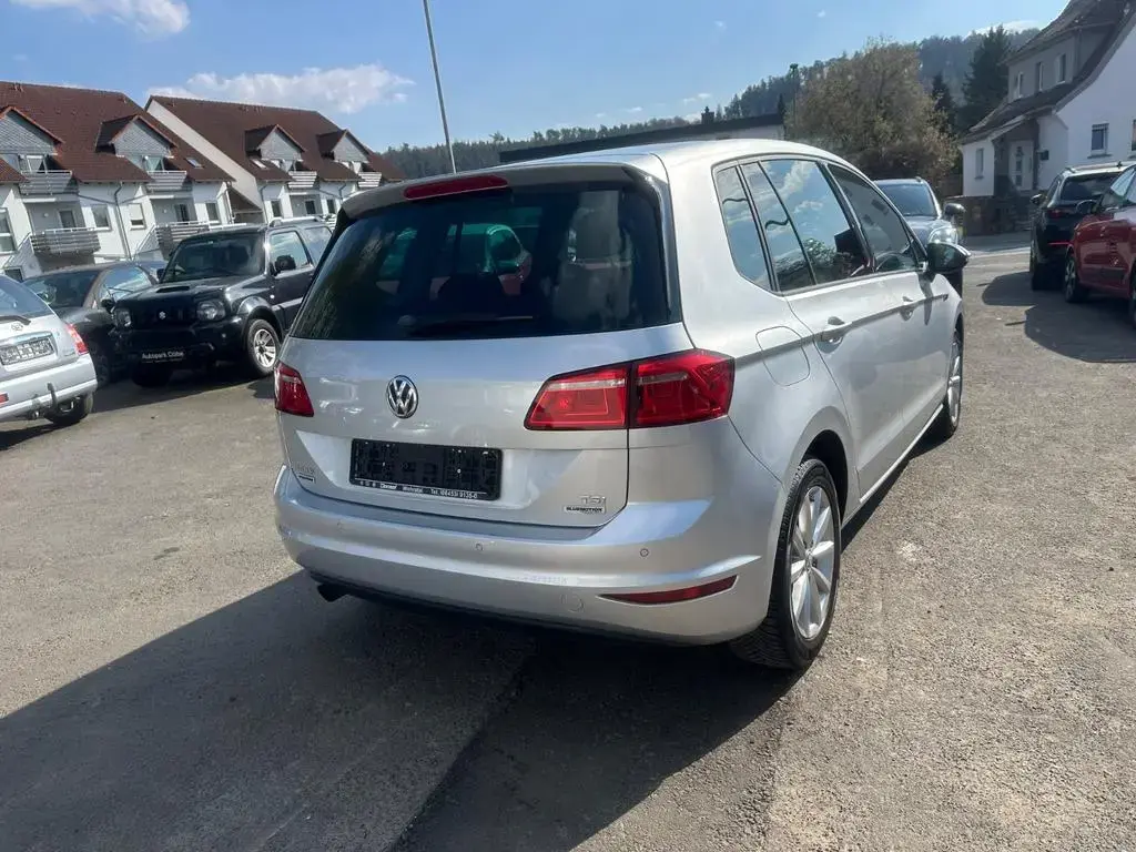 Main__Slider__Photo:Volkswagen Golf Sportsvan VII Lounge/Start-Stopp*Automatik 04/2015-1