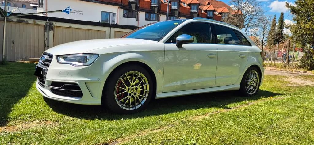 Main__Slider__Photo:Audi S3 8V 2.0 TFSI S tronic quattro gepflegt 05/2015-0