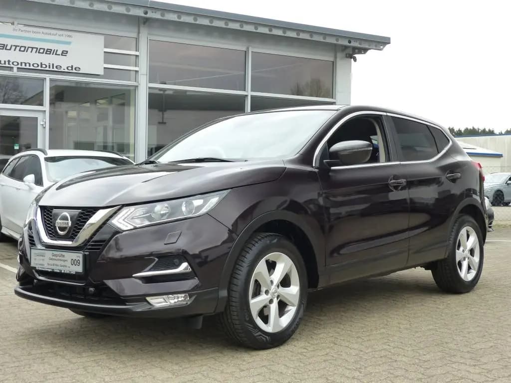 Main__Slider__Photo:Nissan Qashqai Acenta Navi+AHK+Kamera+Shzg+PDC+DAB+Spur 10/2017-0