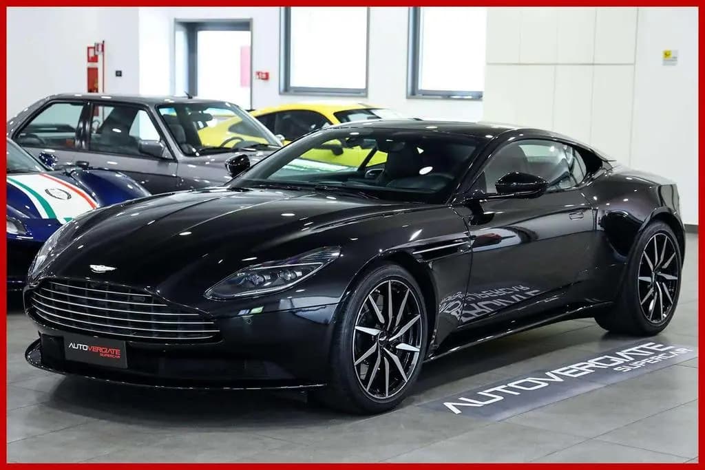 Main__Slider__Photo:Aston Martin DB11 V8 Coupé 12/2019-0