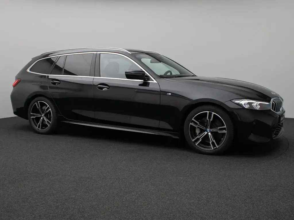 Main__Slider__Photo:BMW 3 Series 330i M Sport Panorama Kamera DAB H/K DrivAssist 01/2023-1