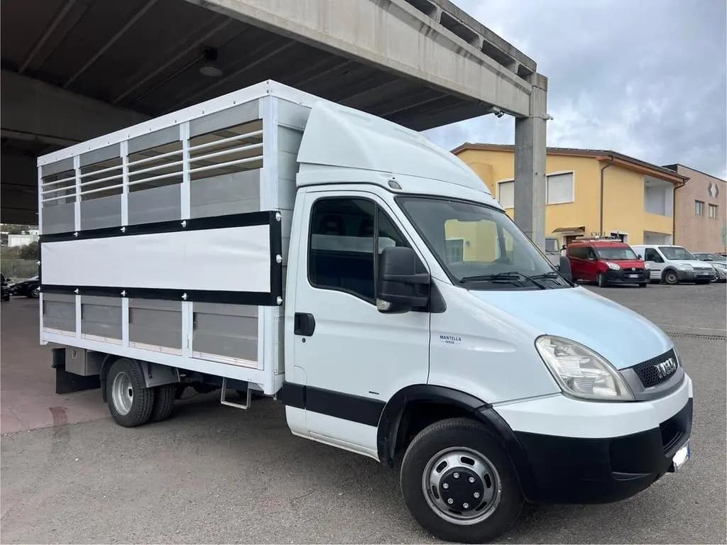 Main__Slider__Photo:Iveco Daily 35C18 3.0 180cv trasporto animali pa 02/2008-0