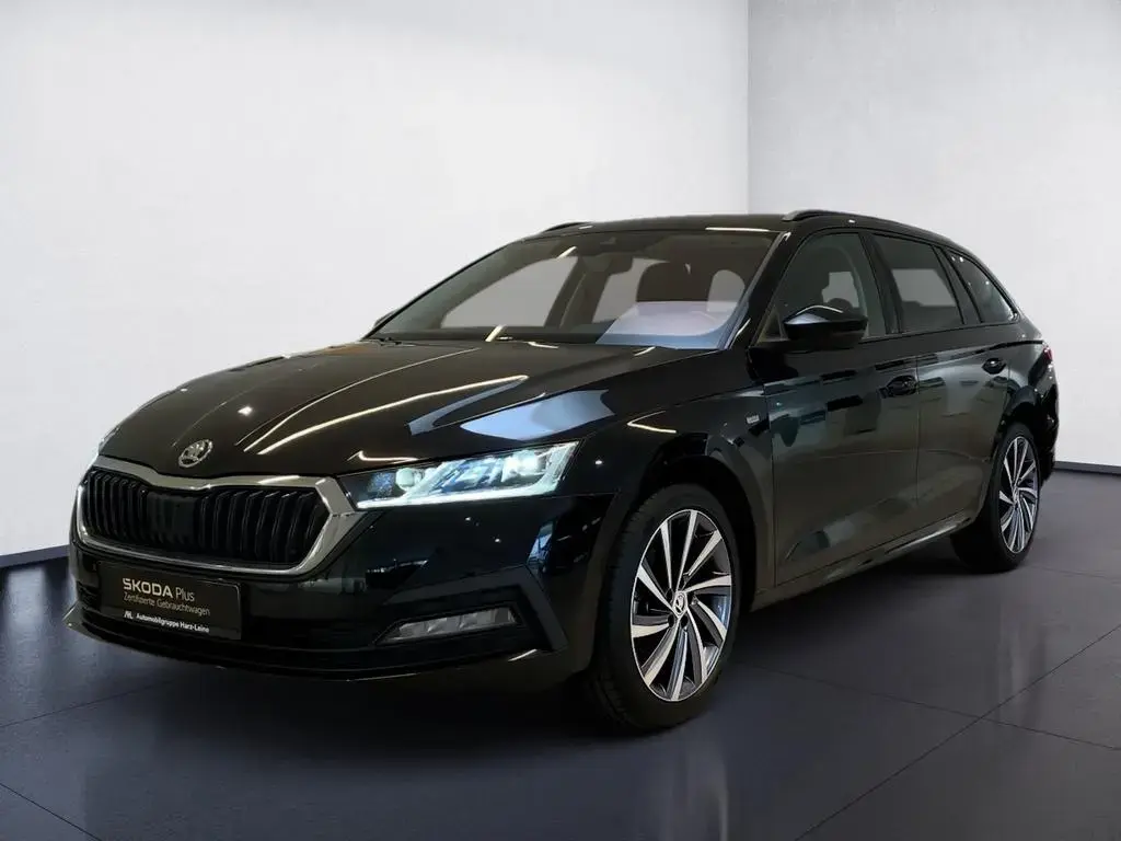 Main__Slider__Photo:Skoda Octavia Combi Ambition 1.5 TSI e-TEC 4xSHZ AUT 04/2022-1