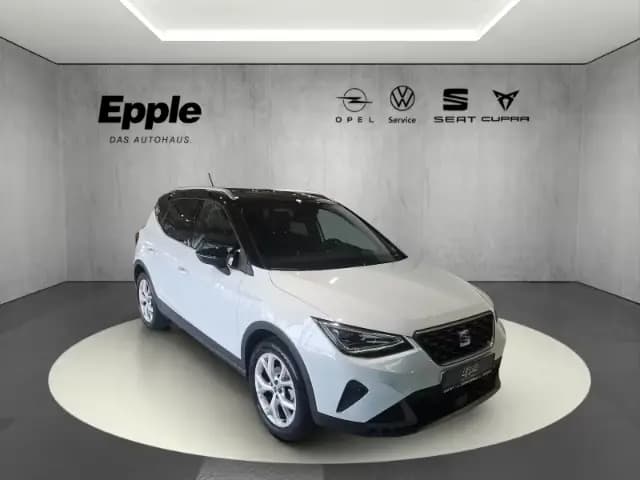 Main__Slider__Photo:Seat Arona LE MANS FR Navi Voll LED Winterpaket Kamer 04/2023-0