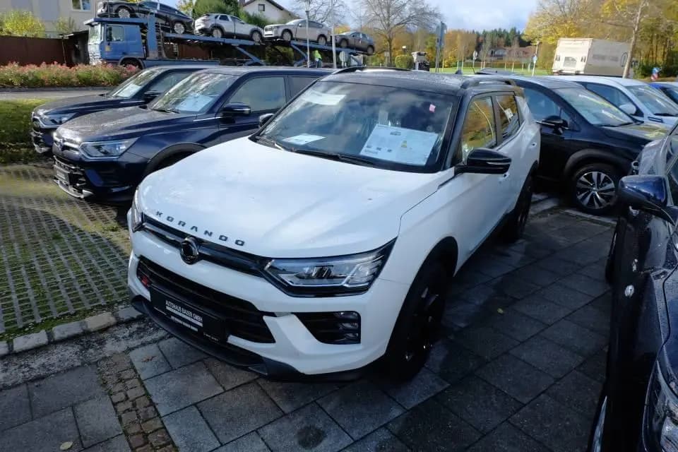 Main__Slider__Photo:KGM Korando BLACK EDITION Automatik null-0