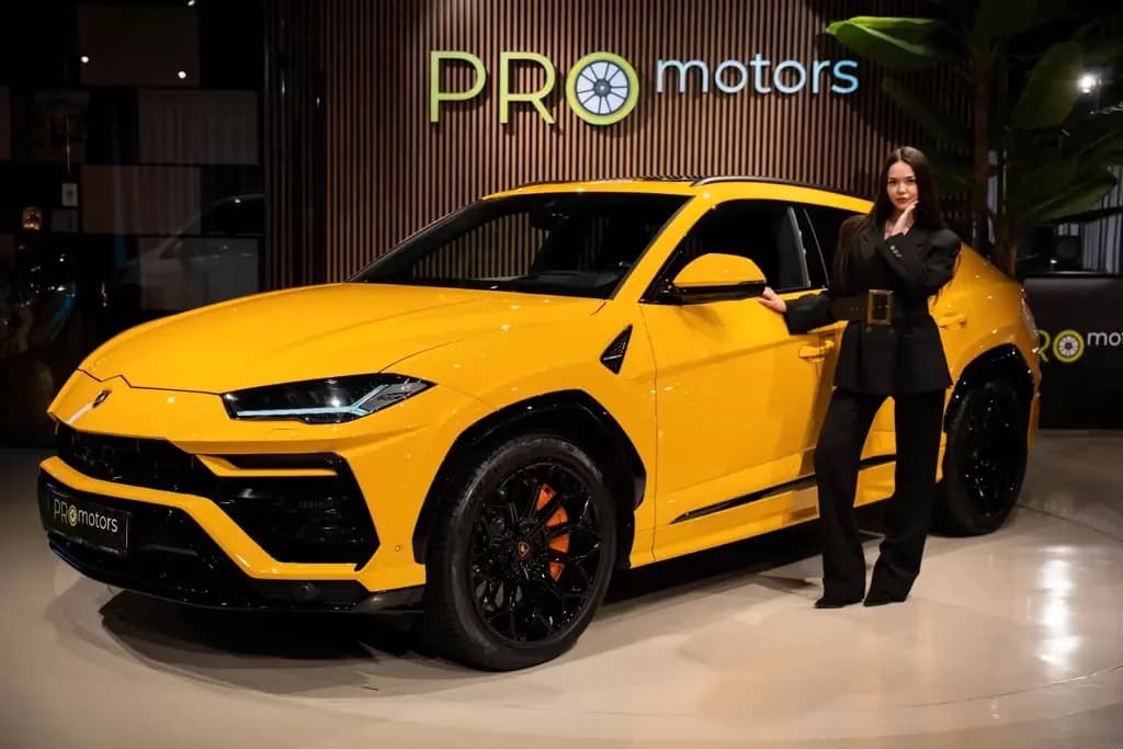 Main__Slider__Photo:Lamborghini Urus 4.0 V8 B&O|MATRIX|CARBON 11/2020-0