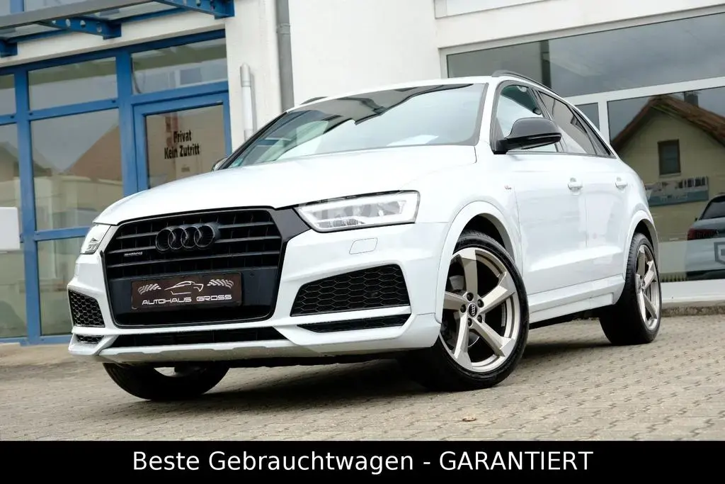Main__Slider__Photo:Audi Q3 2.0 TFSI quattro S-tr."3xS-Line"Compet."LED" 08/2017-1