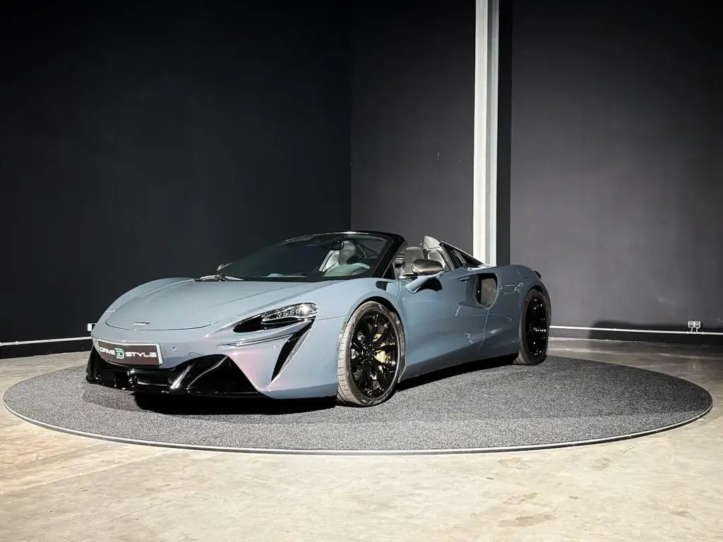 Main__Slider__Photo:McLaren Artura Spider + MSO Lava Grey + Carbon Pack +PPF 07/2025-1