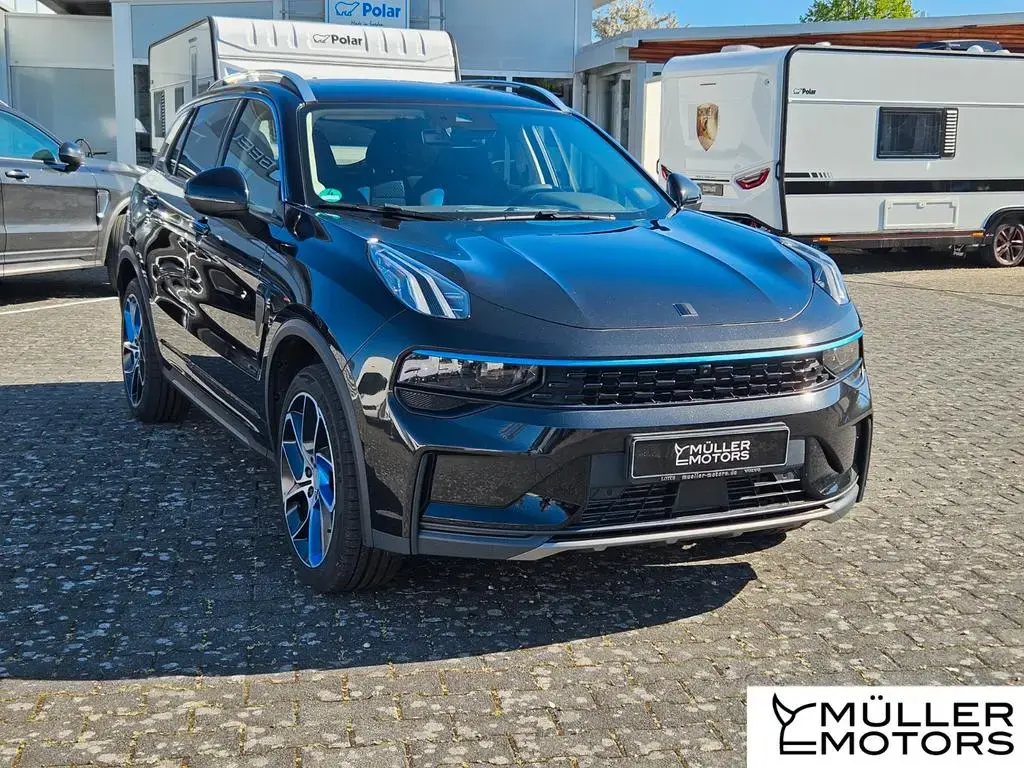 Main__Slider__Photo:Lynk&Co 01 Hybrid 04/2022-1
