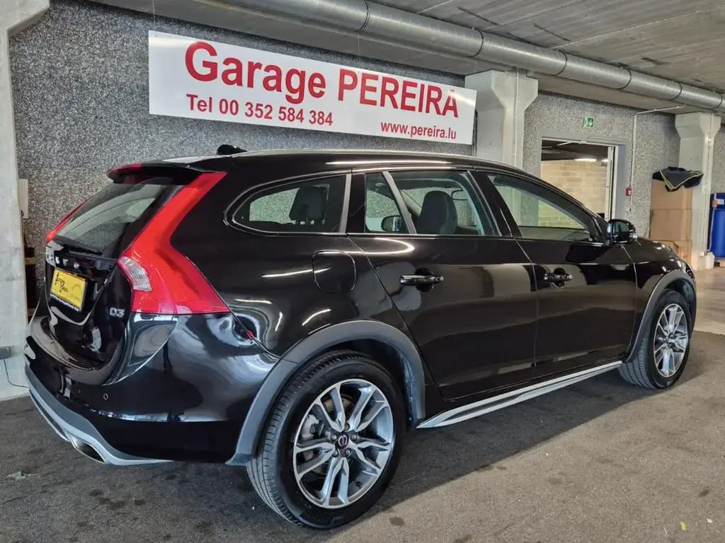 Main__Slider__Photo:Volvo V60 Cross Country D3 GEARTRONIC CUIR NAVI 09/2016-1