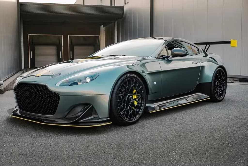 Main__Slider__Photo:Aston Martin Other Vantage AMR Pro - 1 of 7 worldwide 12/2017-0