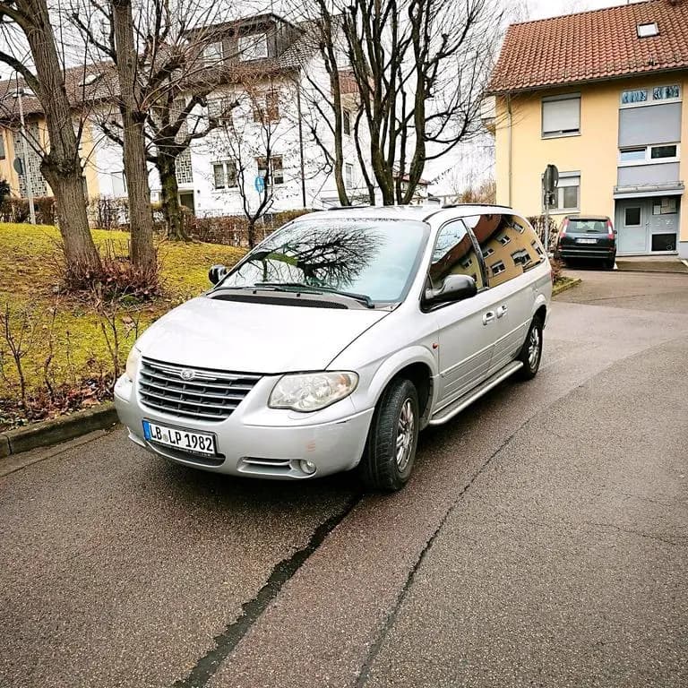Main__Slider__Photo:Chrysler Voyager T&C 3.3 + LPG TÜV 09/20... 06/2005-0