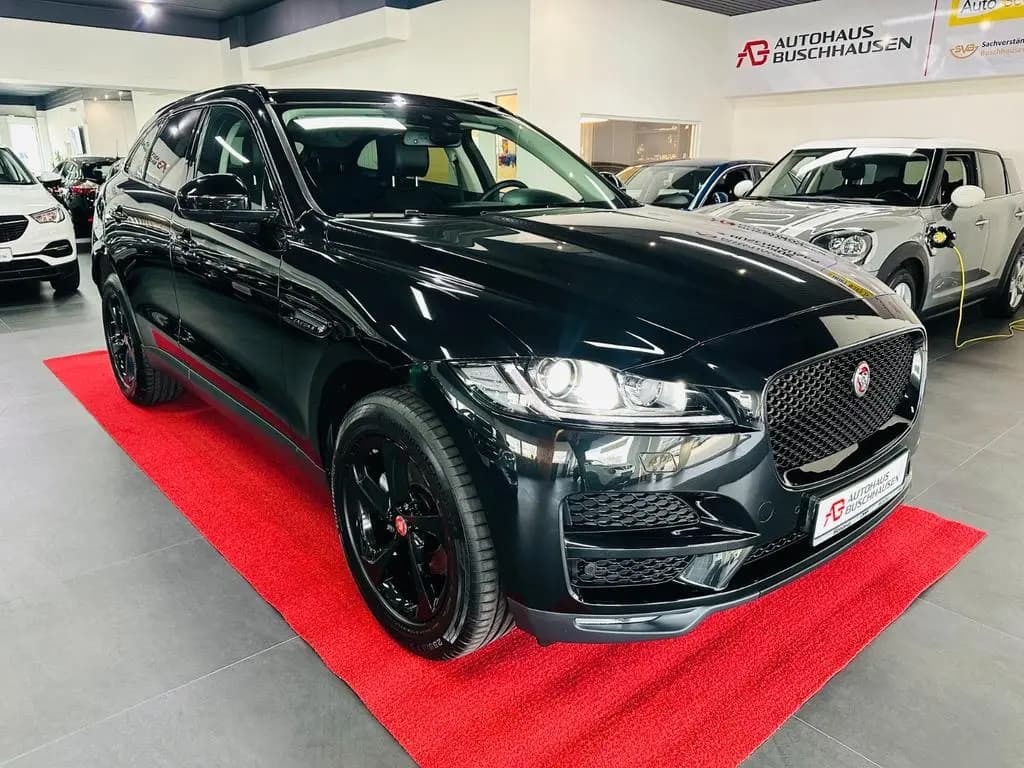 Main__Slider__Photo:Jaguar F-Pace 2.0d Prestige AWD*Rentnerfzg*19Tkm*S-Heft 08/2017-0
