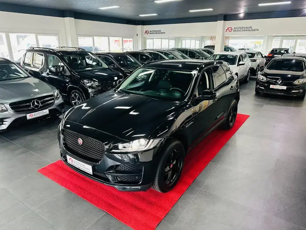 Main__Slider__Photo:Jaguar F-Pace 2.0d Prestige AWD*Rentnerfzg*19Tkm*S-Heft 08/2017-1