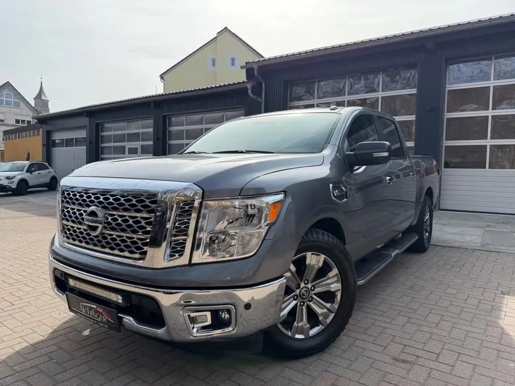 Main__Slider__Photo:Nissan Titan 5.6L V8 Pick-Up Texas Titan 3500kg Ahk 07/2017-0
