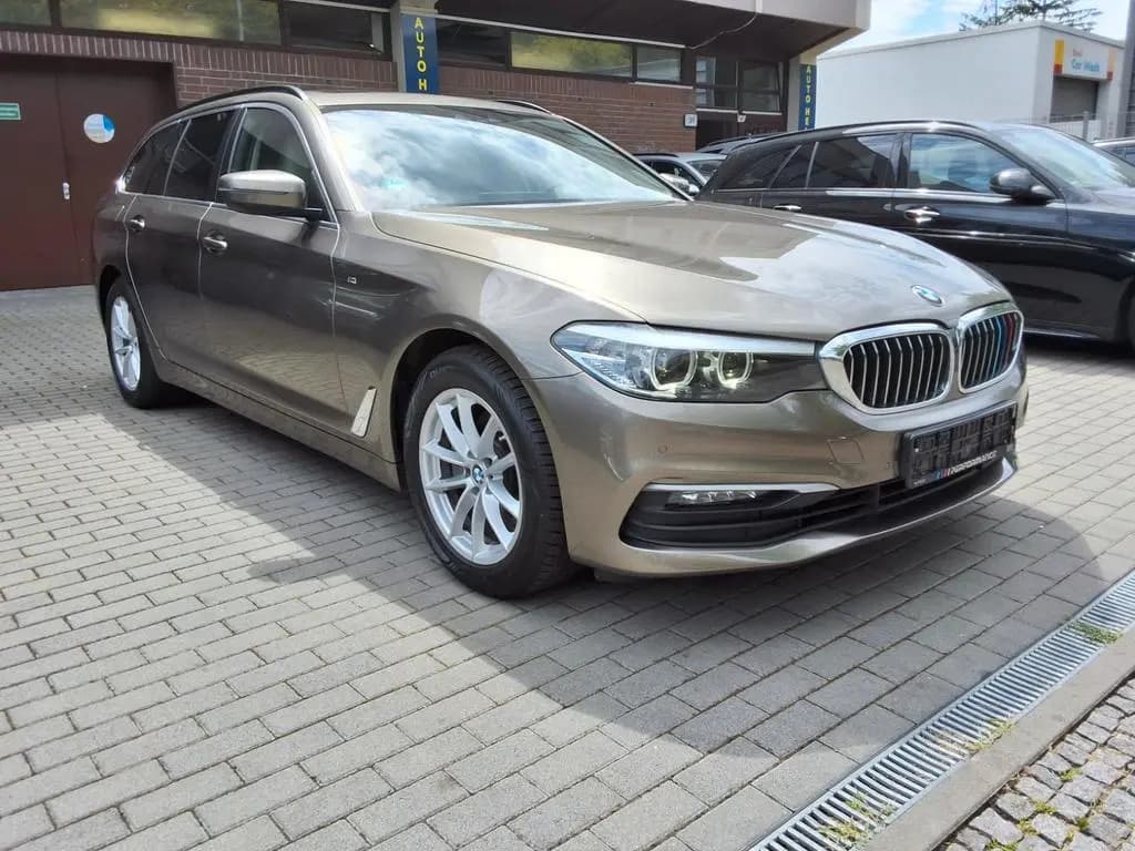 Main__Slider__Photo:BMW 5 Series 520 DA Touring Automatik,Pano,Navi, 04/2019-0