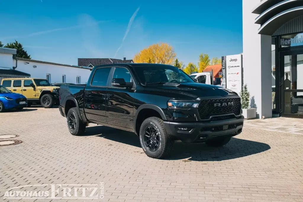 Main__Slider__Photo:Dodge RAM 1500 Rebel 4x4 - 3,0l SO Nav MY26 null-0