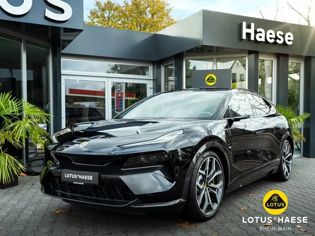 Main__Slider__Photo:Lotus Eletre R Stellar Black - mtl. € 1.670,- 10/2025-1