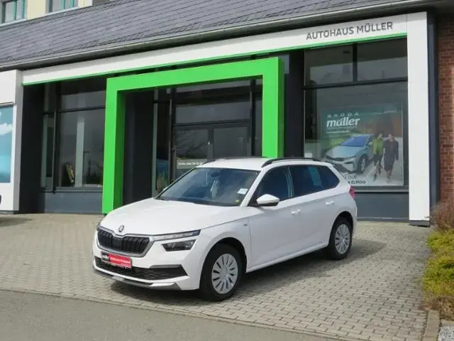 Main__Slider__Photo:Skoda Kamiq Clever 1.0 TSI 81kW beh. FS PDC RFK LED 12/2021-1