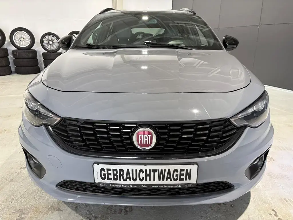 Main__Slider__Photo:Fiat Tipo 1.4 T-Jet S-Design*Bi-Xenon*Leder* 10/2020-1