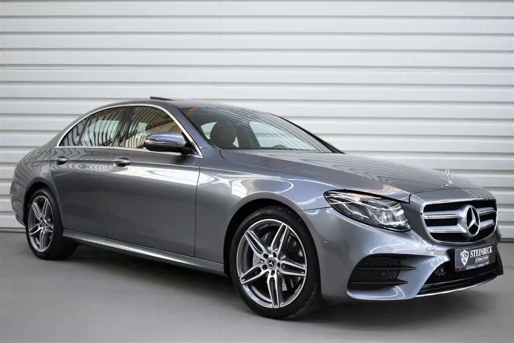 Main__Slider__Photo:Mercedes-Benz E 200 4M AMG-Line+Totwinkel+LED+Kamera+Business 08/2018-0