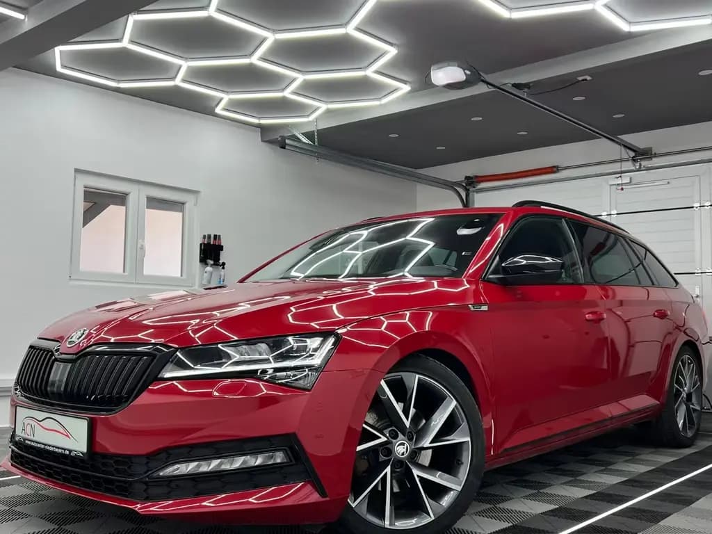 Main__Slider__Photo:Skoda Superb Combi SPORTLINE/LED/STHZ/AHK/ACC/VRTL 07/2019-0