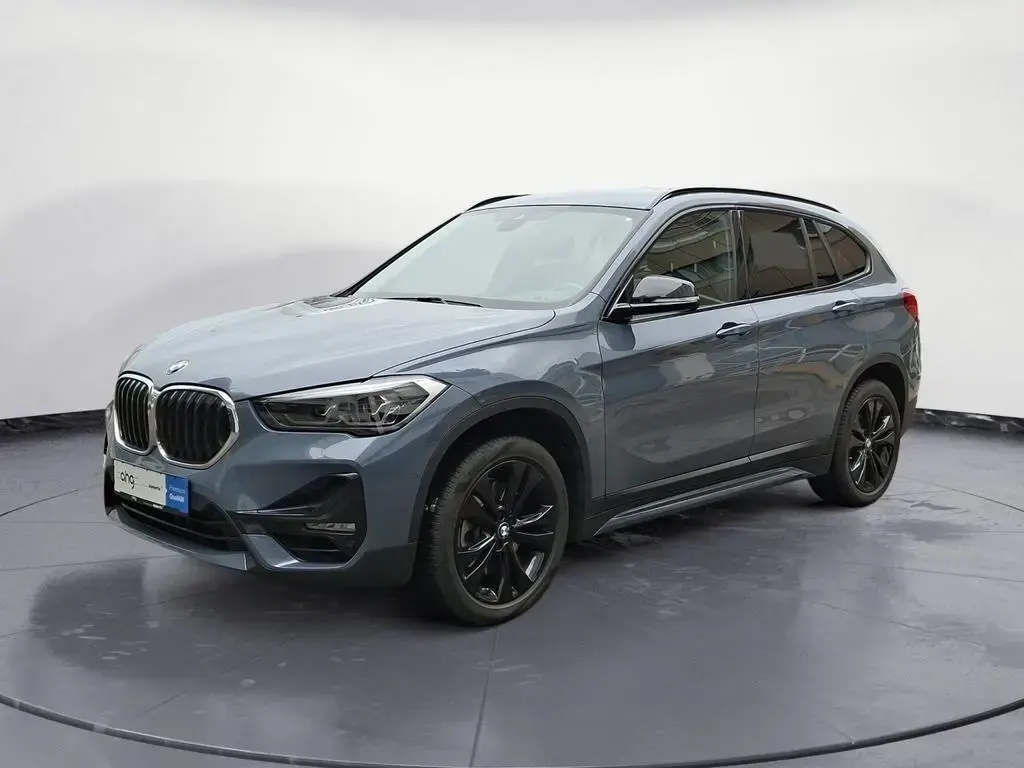 Main__Slider__Photo:BMW X1 sDrive20i Sport Line Steptronic DCT Klimaaut. 04/2022-1
