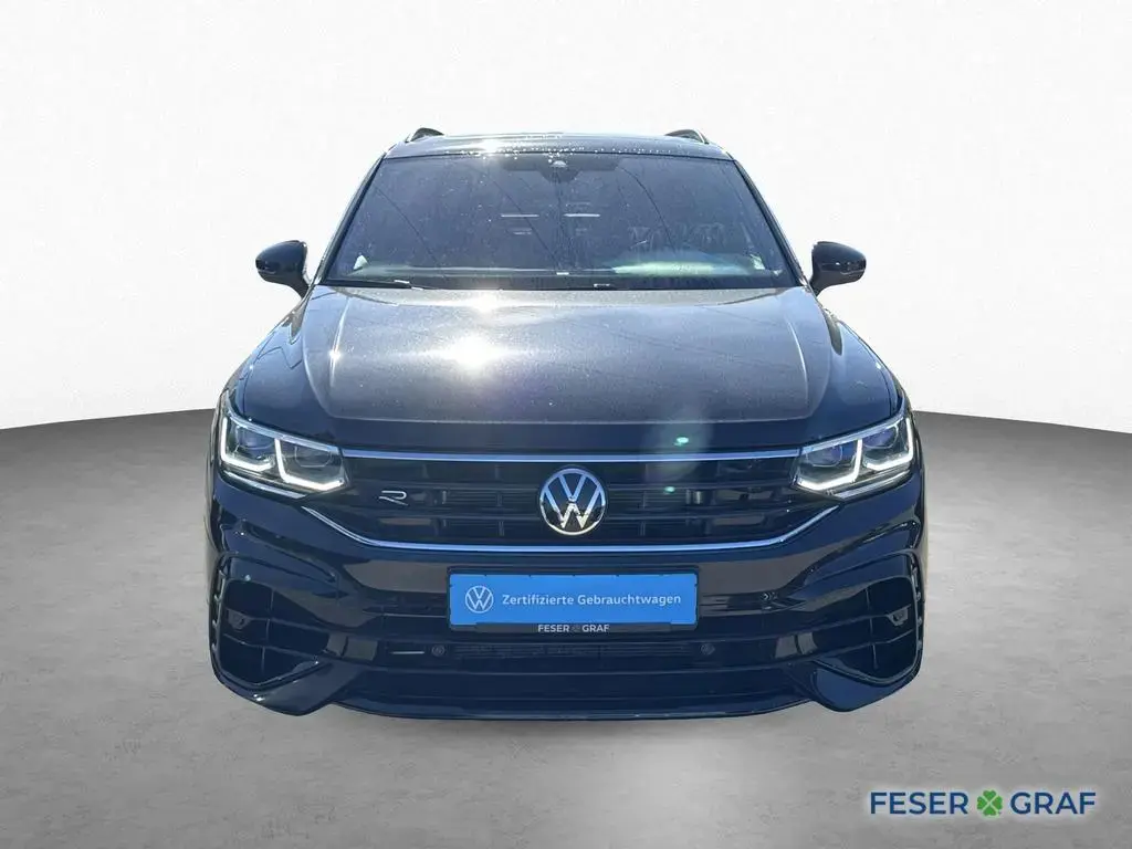 Main__Slider__Photo:Volkswagen Tiguan R 2.0 TSI ALLRAD PANO NAVI KAM DCC MATRIX 04/2023-1