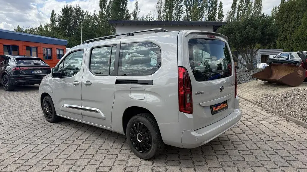 Main__Slider__Photo:Toyota Proace City Verso L2 7 Sitzer 01/2022-1