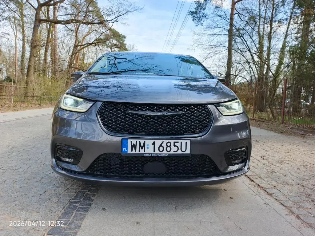 Main__Slider__Photo:Chrysler Pacifica 2022 Hybrid Plug-In 03/2022-1