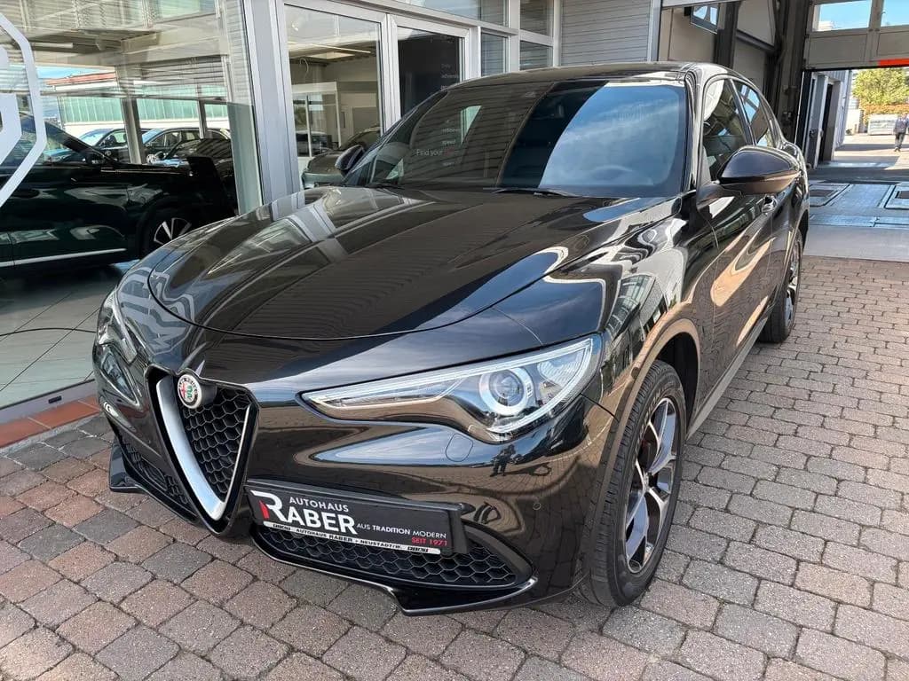 Main__Slider__Photo:Alfa Romeo Stelvio Super Q4 280 PS *Navi* 09/2019-0