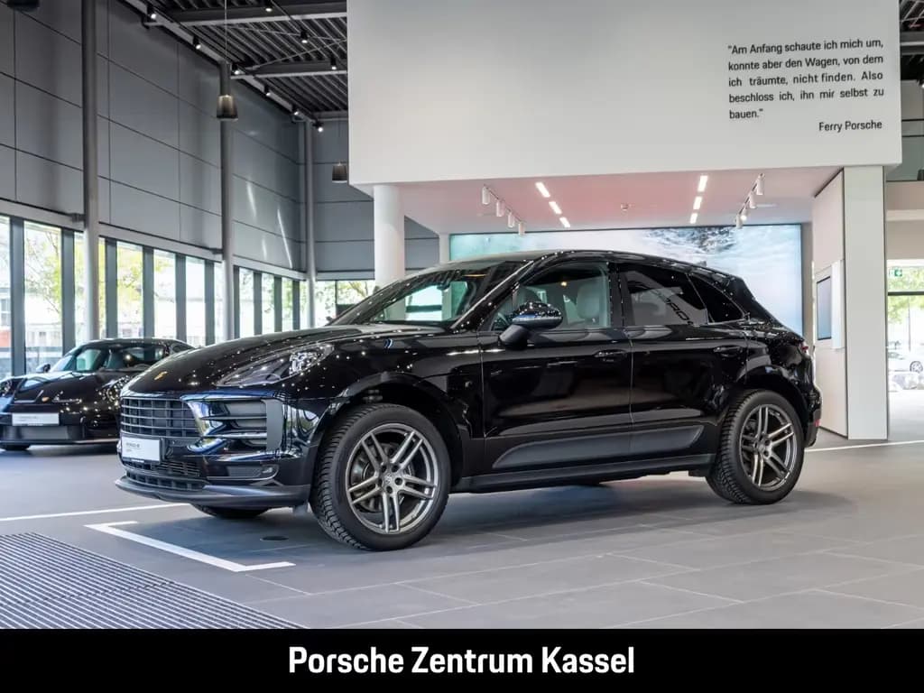 Main__Slider__Photo:Porsche Macan Sportabgasanlage 20-Zoll Rückfahrkamera 01/2021-0