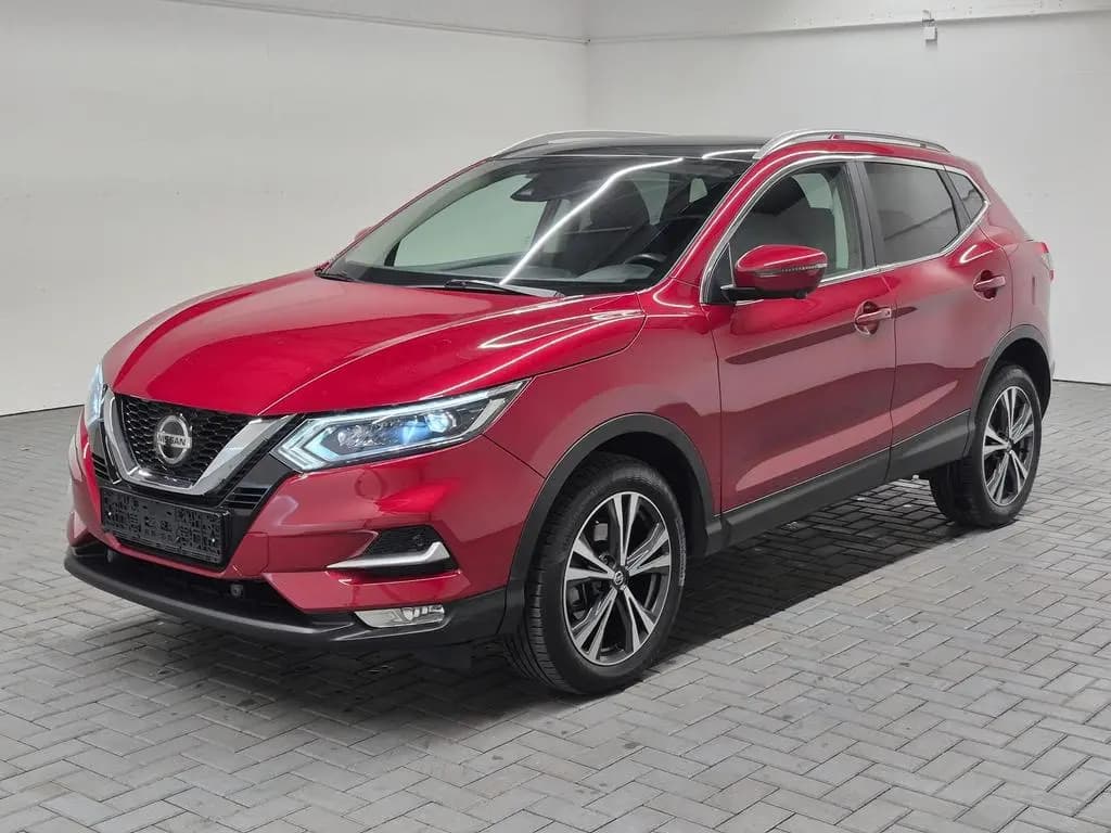 Main__Slider__Photo:Nissan Qashqai LED/App-C./Pano/SHZ/360°/Tempom./18-LM 08/2018-0