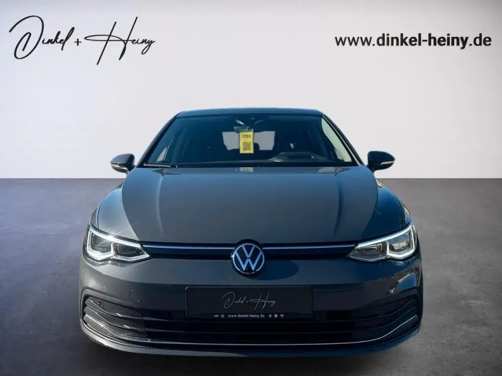 Main__Slider__Photo:Volkswagen Golf VIII Lim. Life ACTIVE 1.5 TSI 12/2022-1