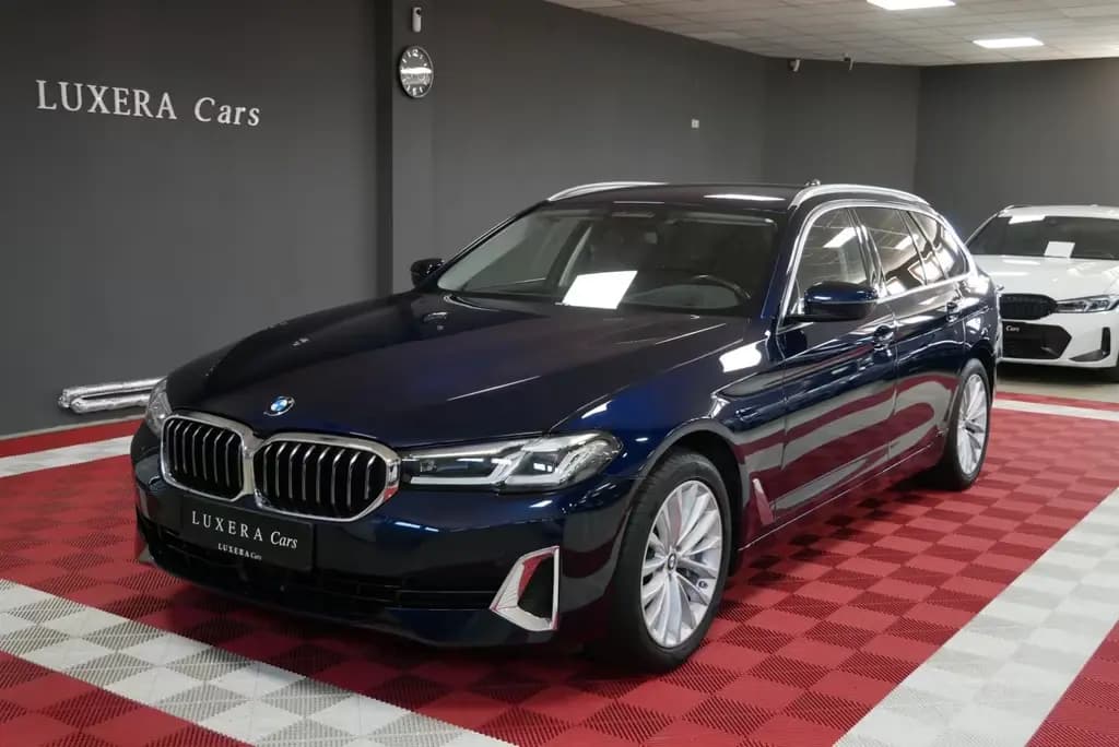 Main__Slider__Photo:BMW 530 i xDrive Touring Luxury Line AHK HuD Stdhzg 03/2022-0