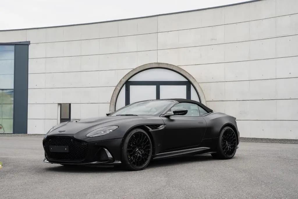Main__Slider__Photo:Aston Martin DBS V12 Volante 770 Ultimate Carbon/ Mattblack 01/2024-0