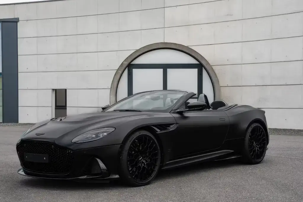 Main__Slider__Photo:Aston Martin DBS V12 Volante 770 Ultimate Carbon/ Mattblack 01/2024-1